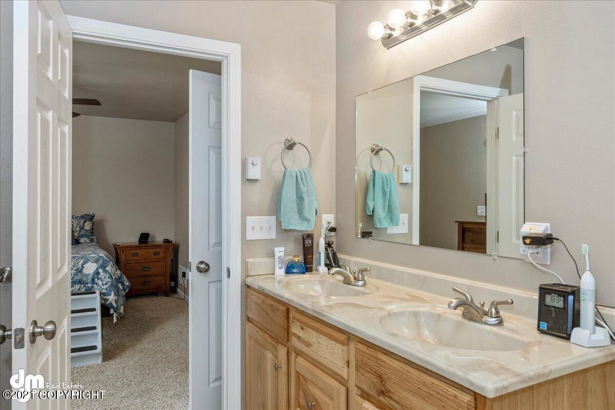4001 E Ruth Dr, Wasilla, AK 99654